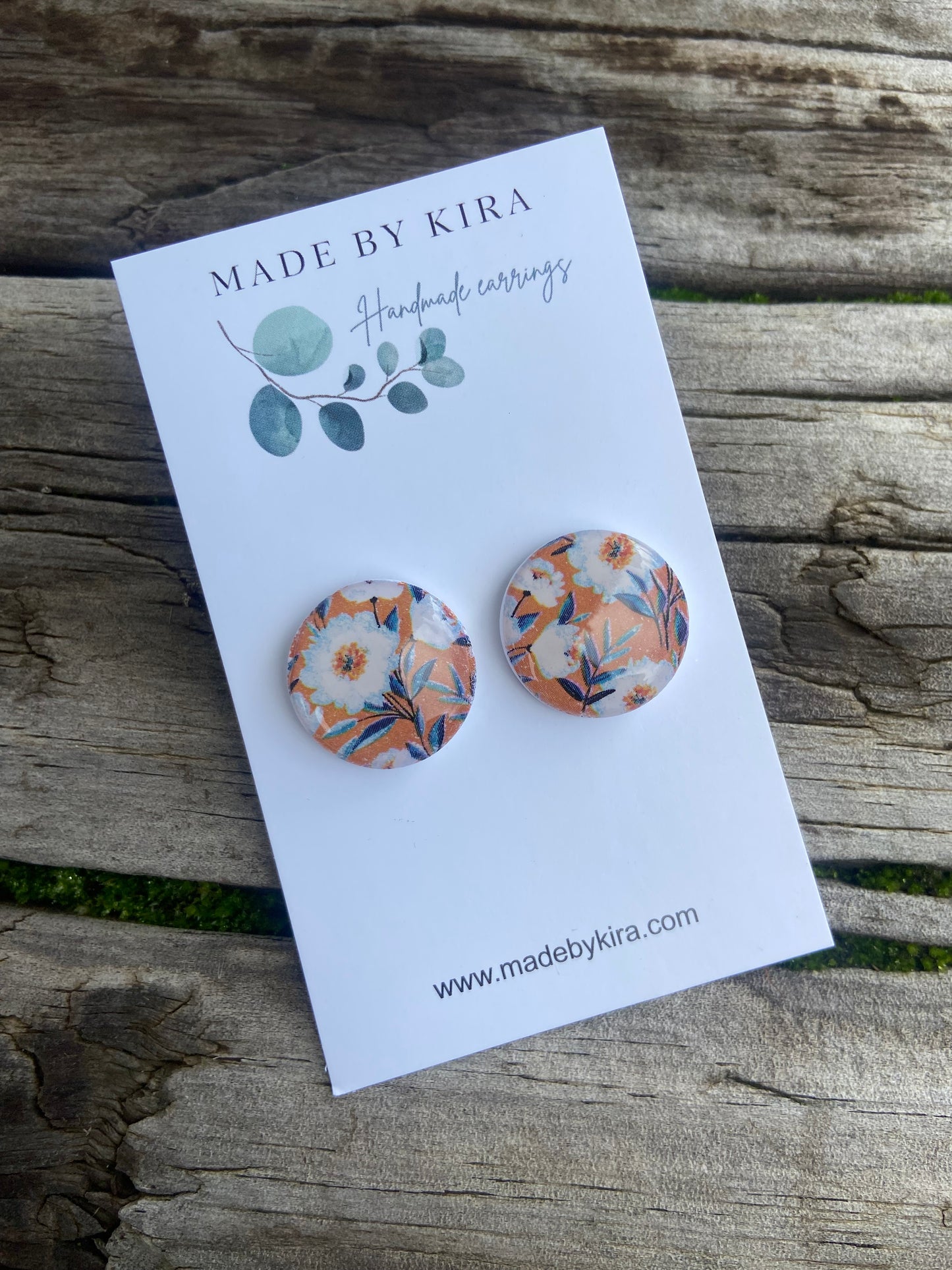 Mustard floral 20mm studs