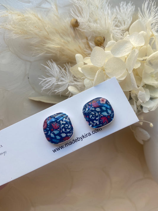 Vintage Christmas studs- floral