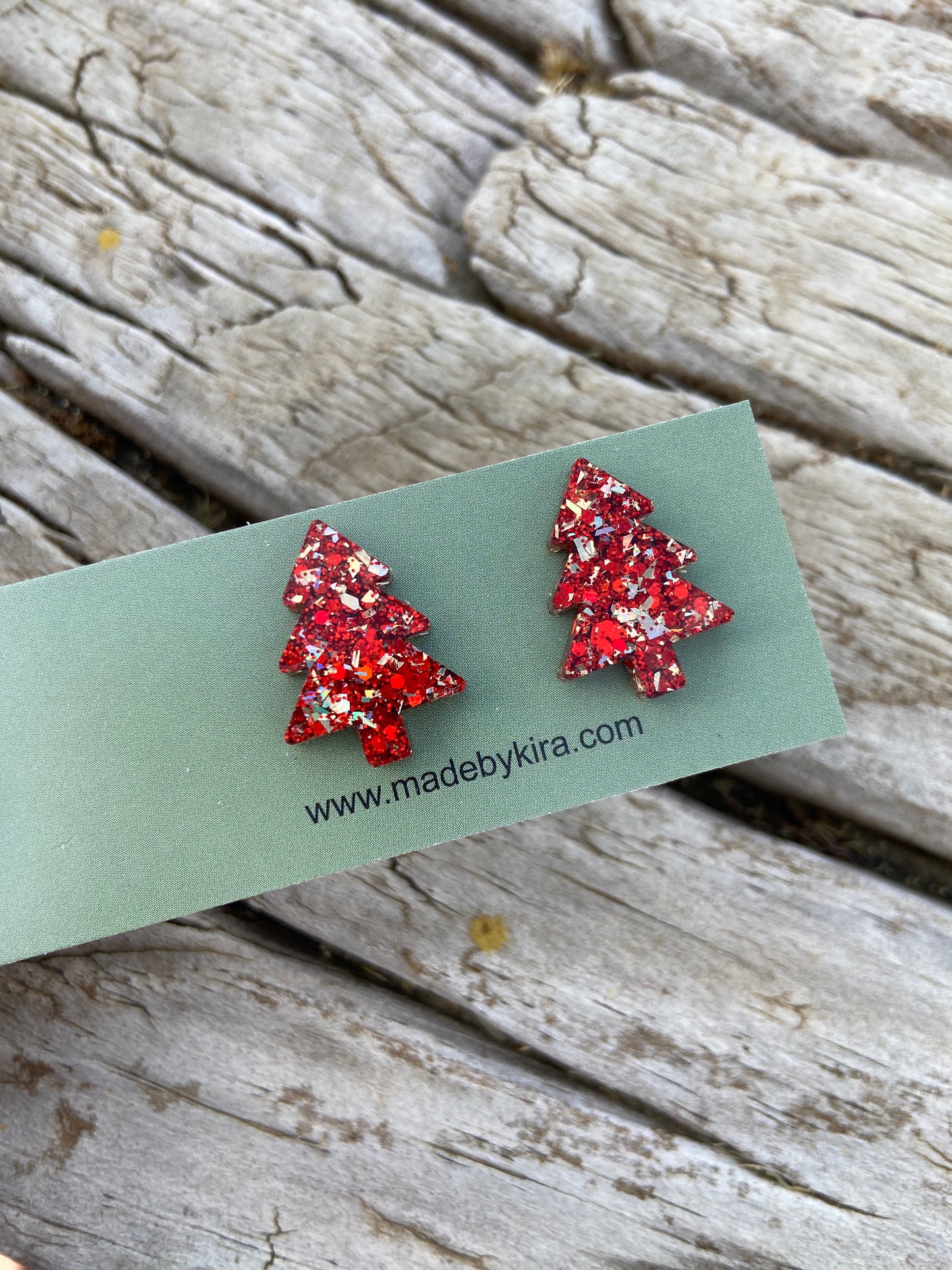 Red and gold tree studs