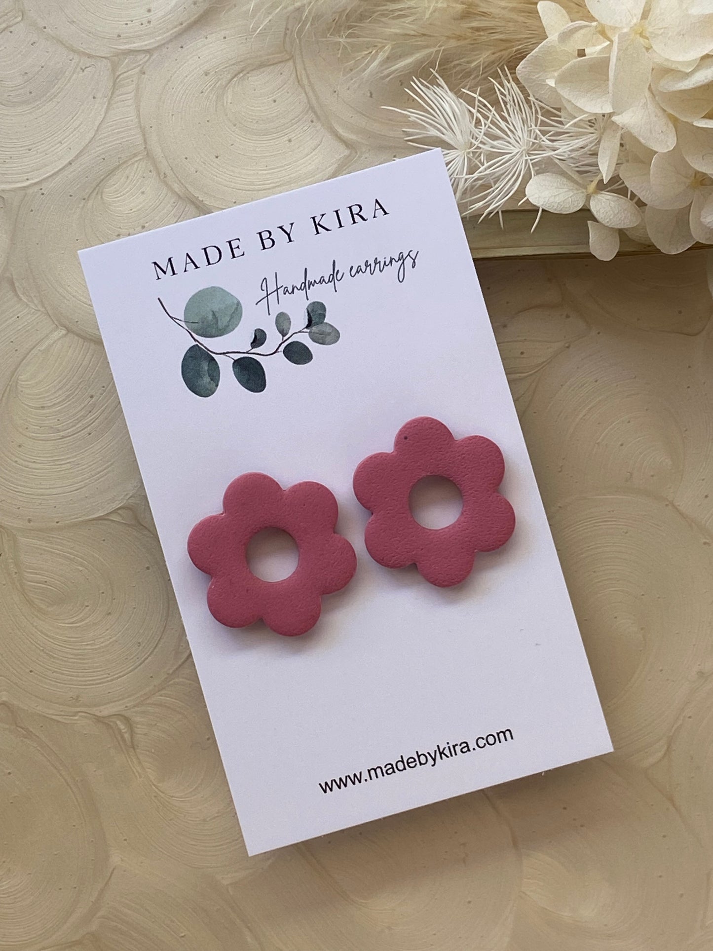 Round flower studs- rose