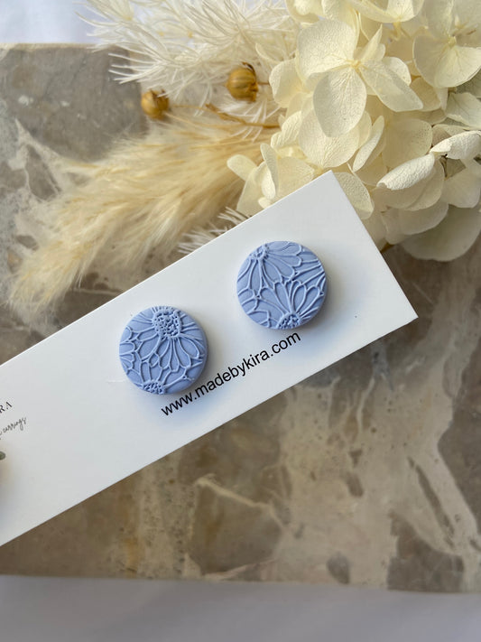 Daisy print studs-blue, 15mm