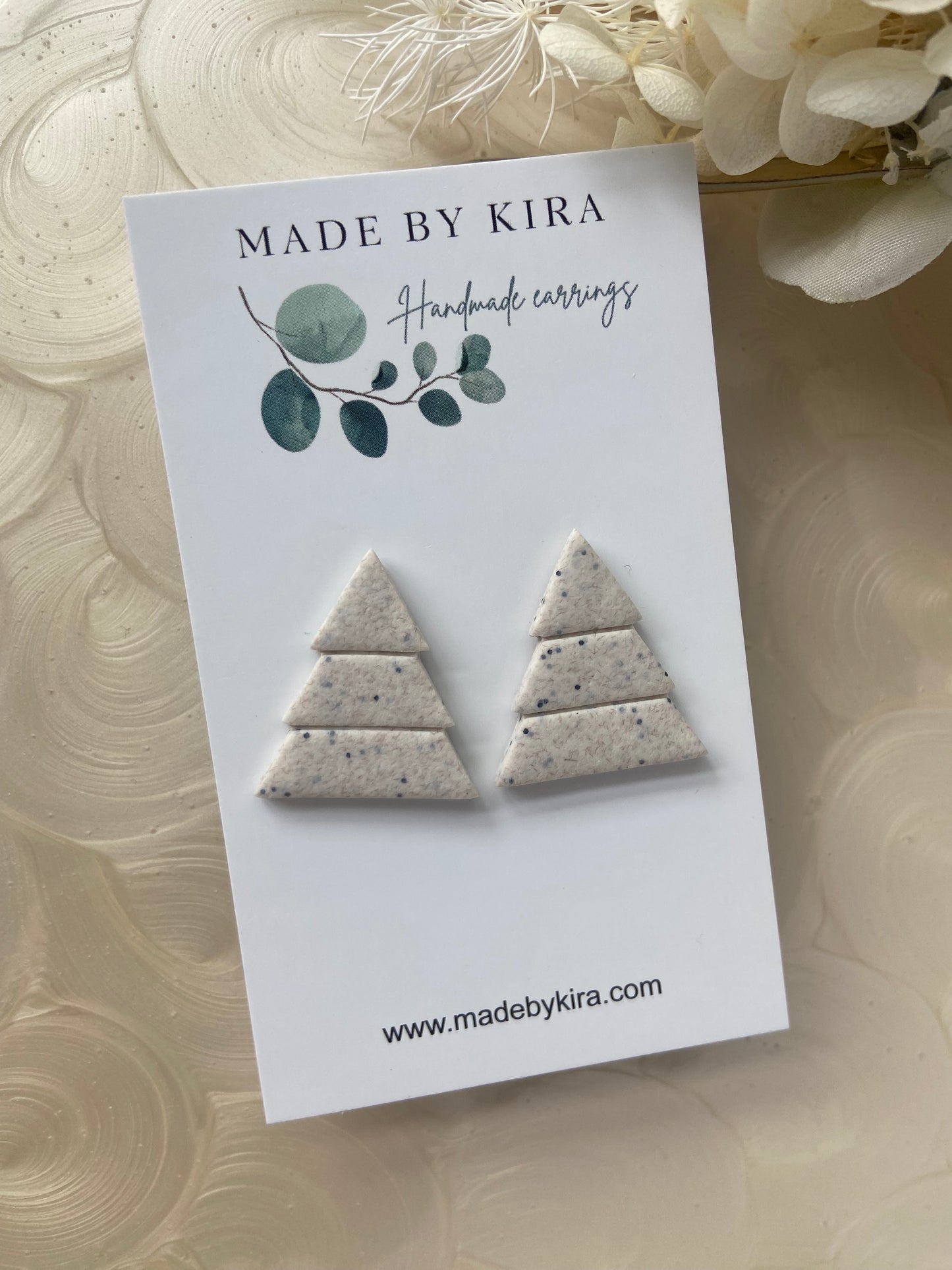 Natural speckle tree studs