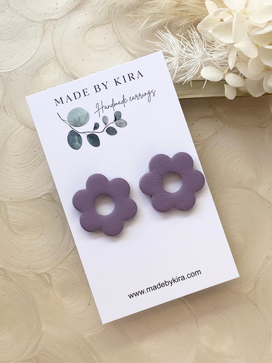 Round flower studs- purple