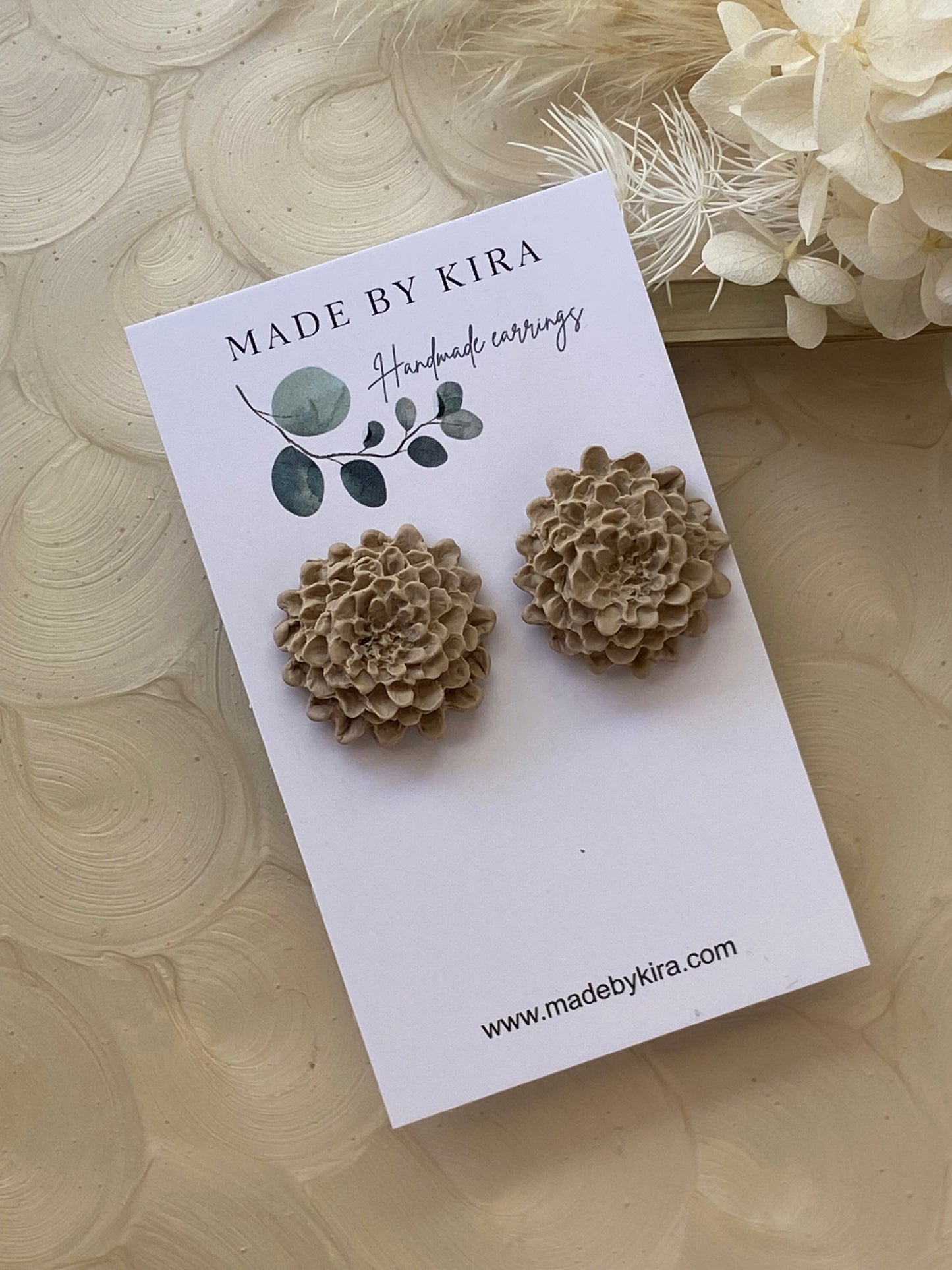 Dahlia studs- taupe