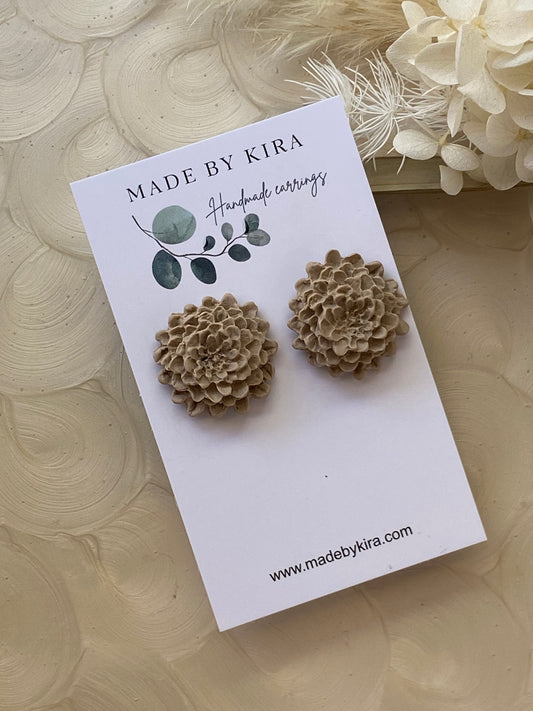 Dahlia studs- taupe